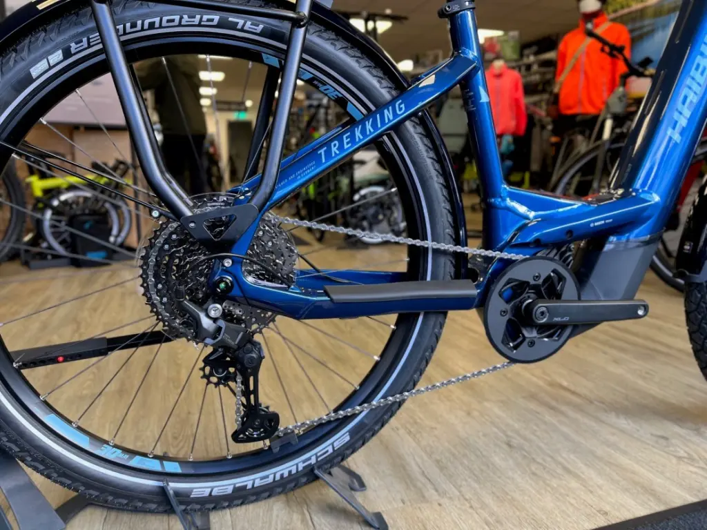 haibike-trekking-8-low-2023-hybrid-bike-royalbluesilver-18925-c.webp